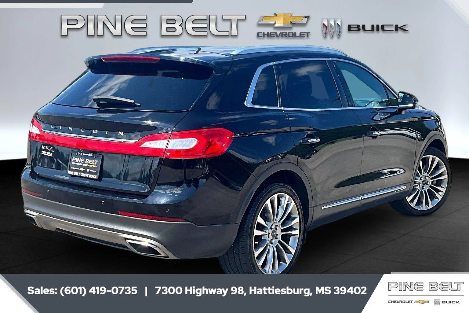 Used 2018 Black Velvet Lincoln Reserve image 11