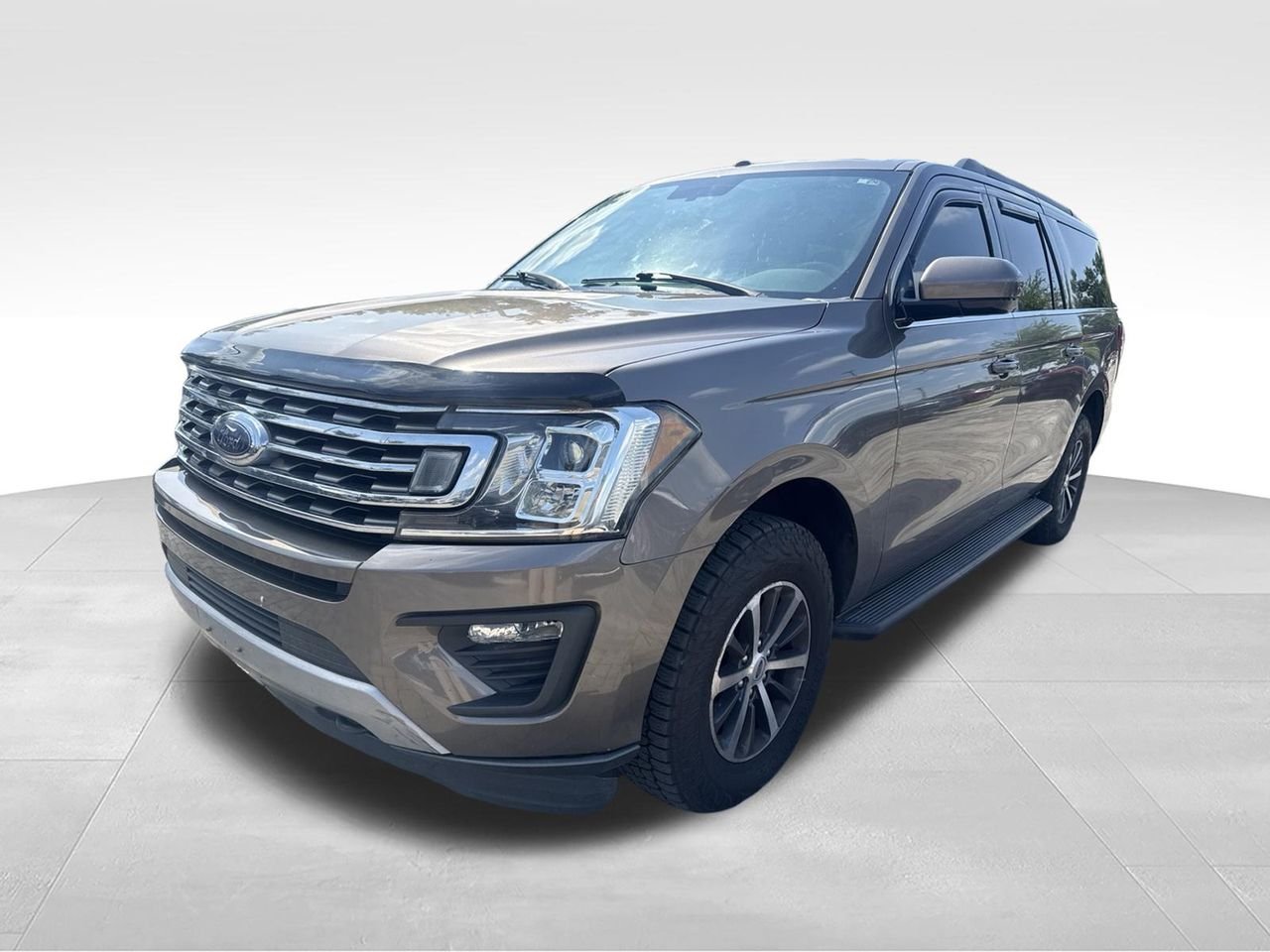 Used 2019 Gray Ford XLT image 1