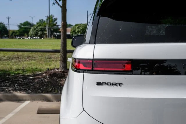 New 2026  Land Rover SE image 58