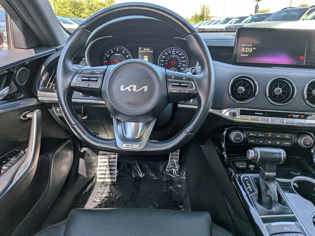 Used 2023 Snow White Pearl Kia GT-Line image 11