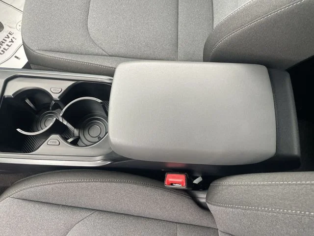 2025 Kia K4 LXS - Photo 25