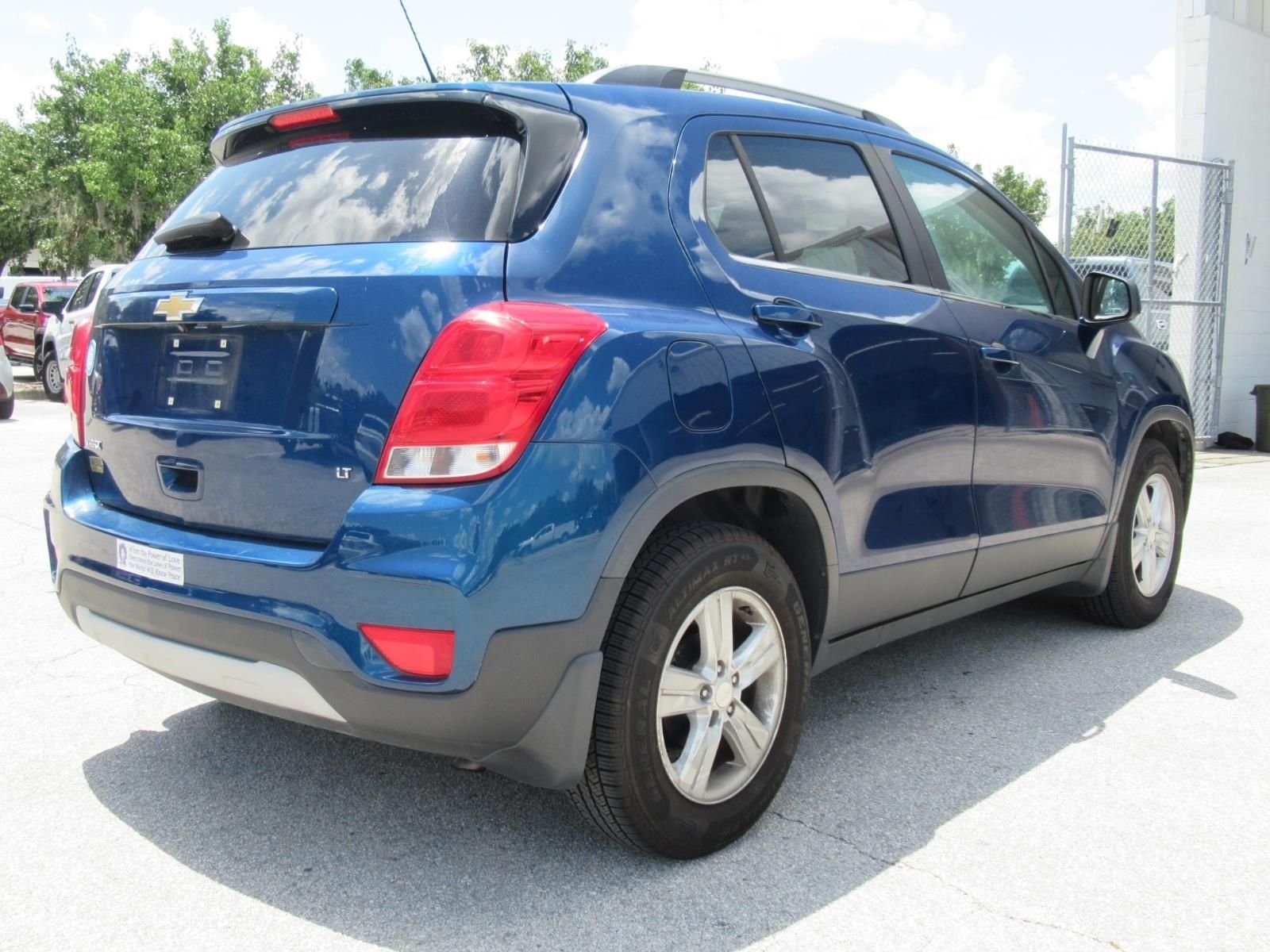 Used 2020 Blue Chevrolet LT image 4