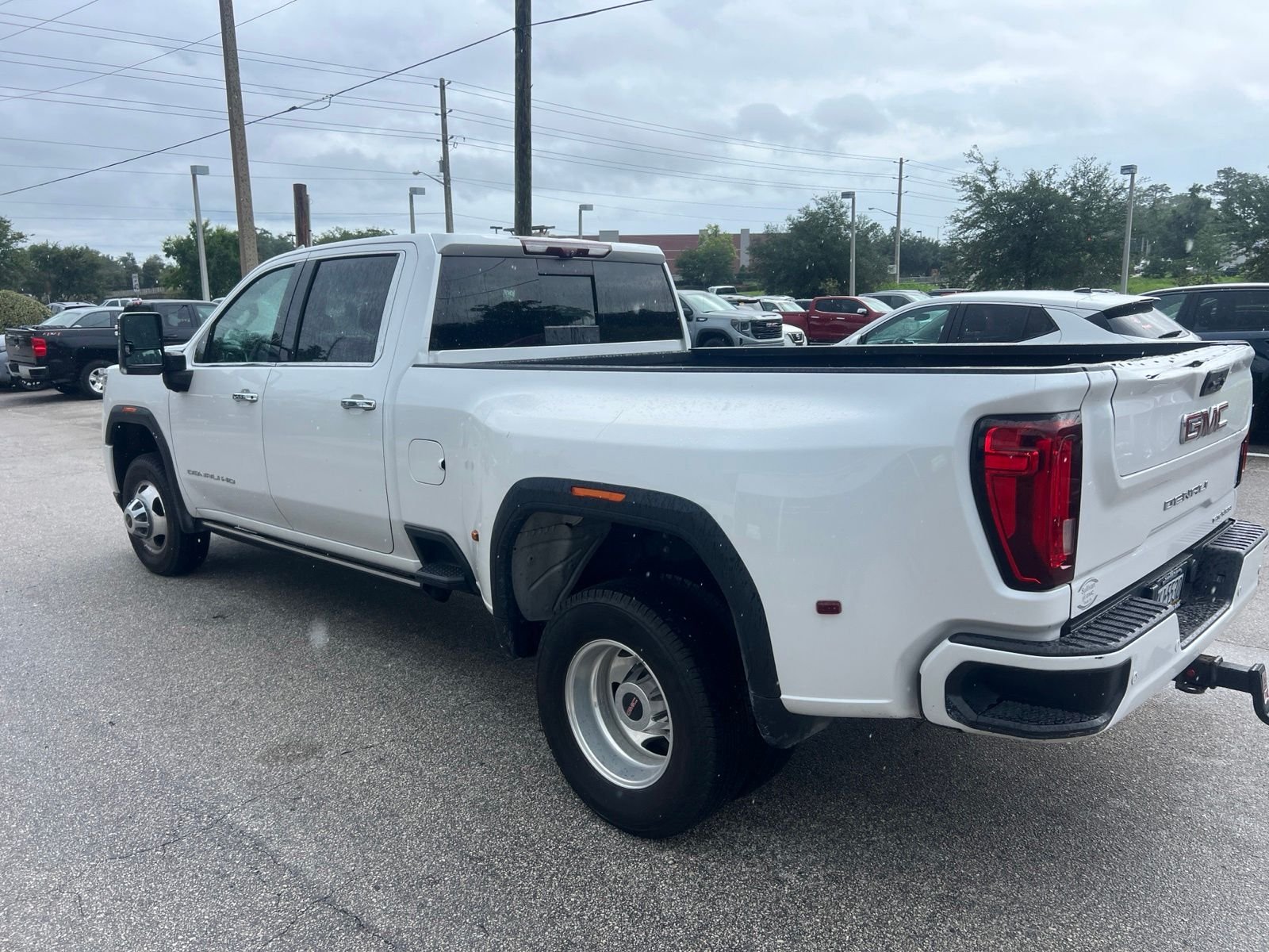Used 2023 White GMC Denali image 3
