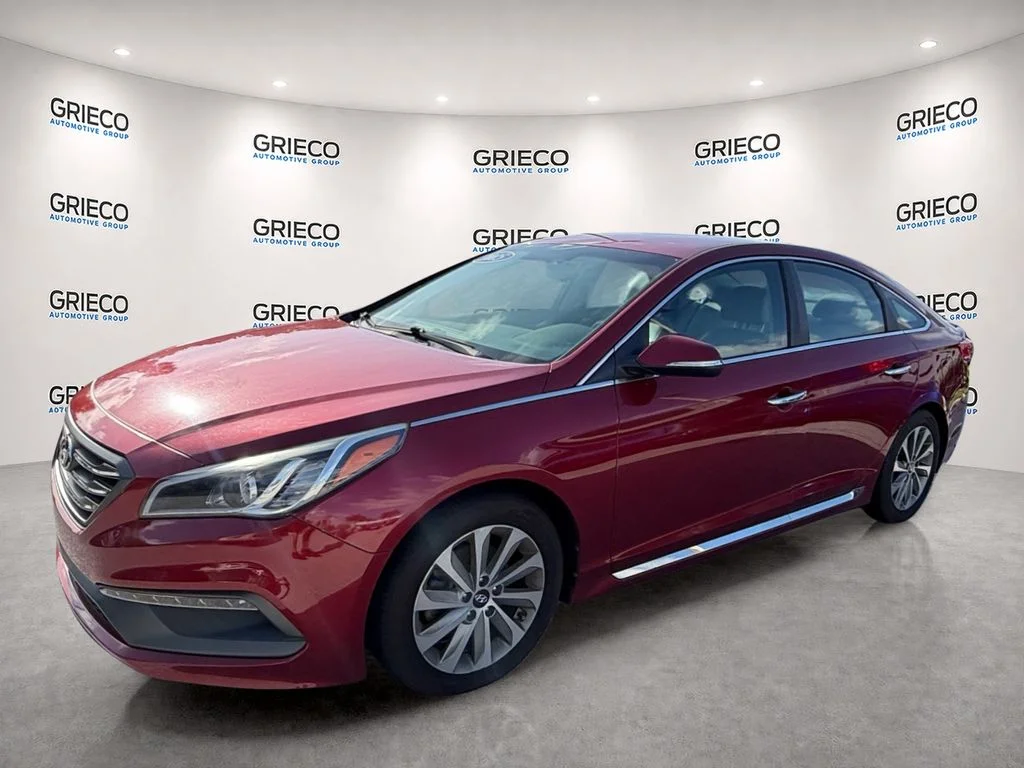 Used 2015 Red Hyundai Sport image 3