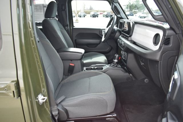 Used 2024 Green Jeep Sport S image 20