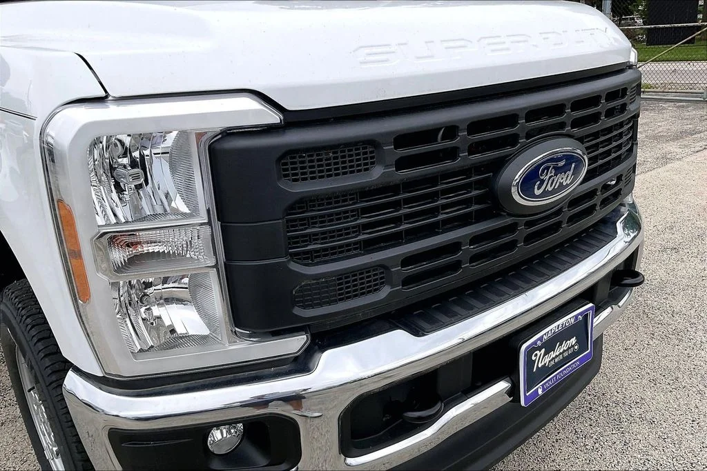 New 2026 Oxford White Ford F-250® XL image 28