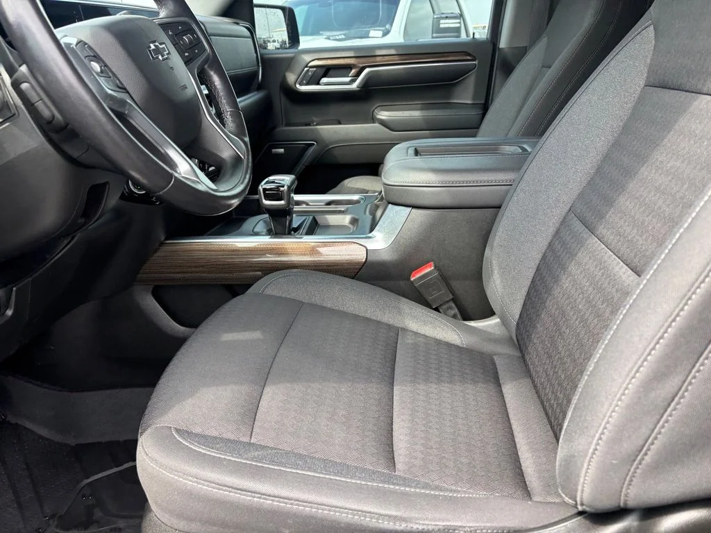 Used 2022 Black Chevrolet RST image 7