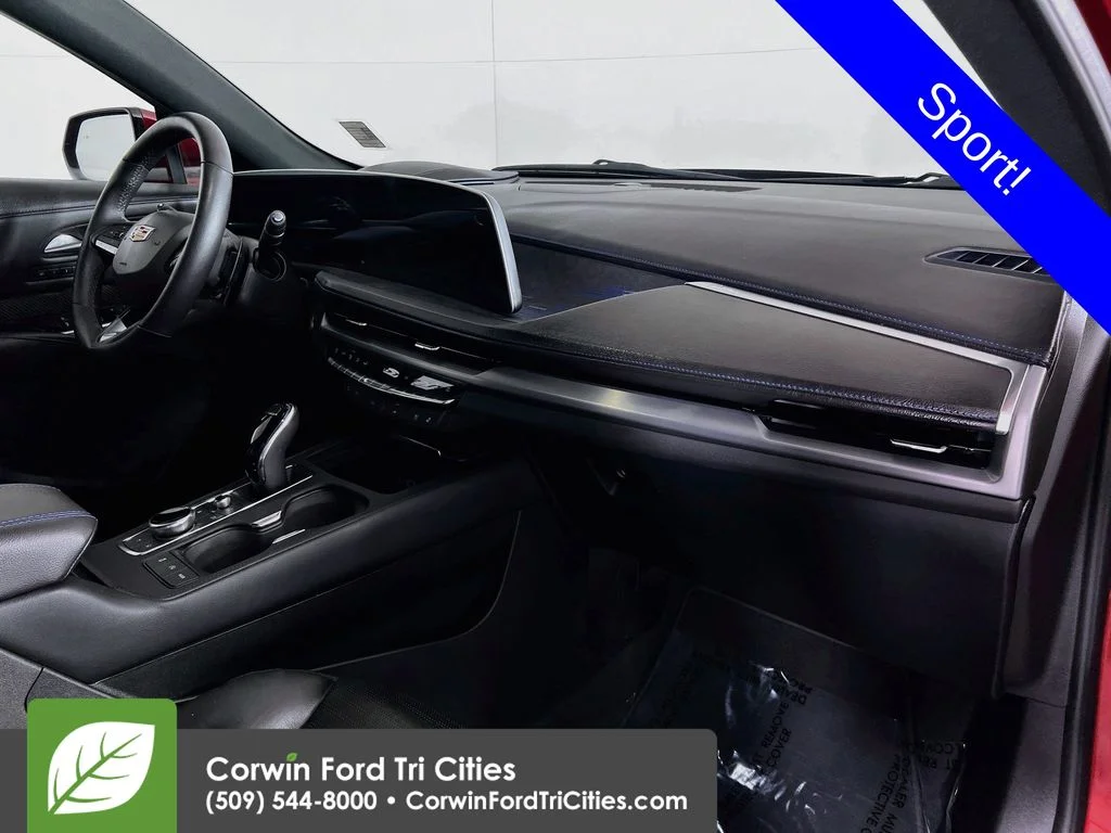 Used 2025  Cadillac Sport image 31