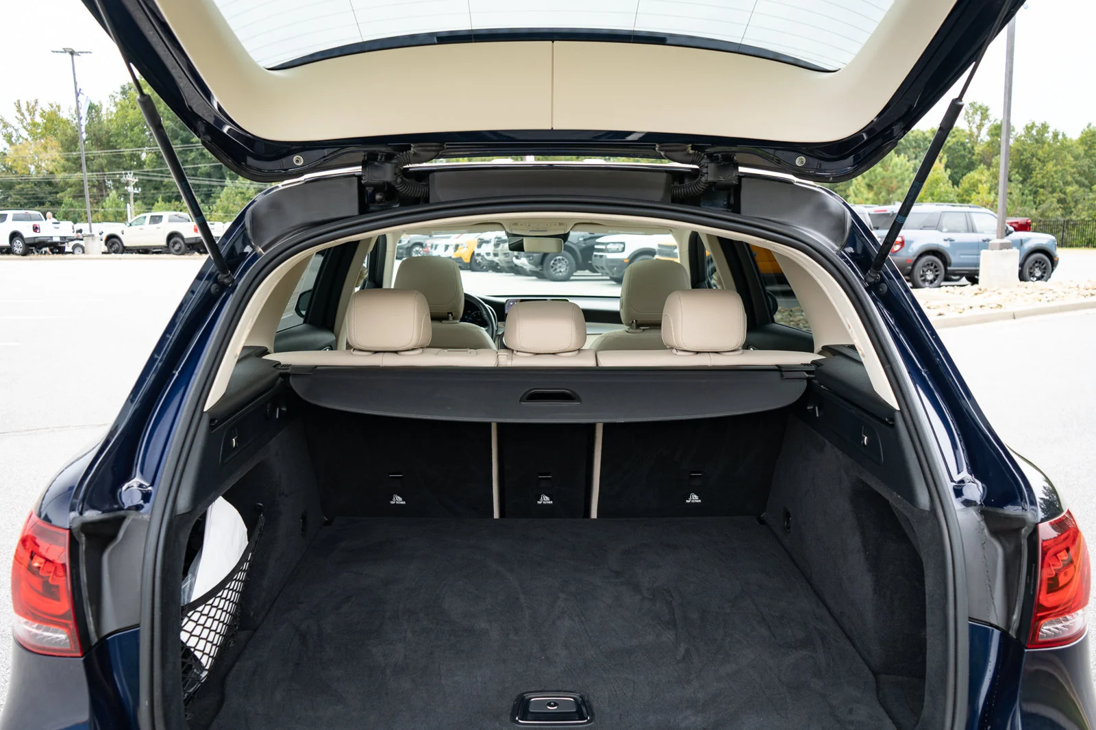 Used 2021  Mercedes-Benz GLC 300 image 9