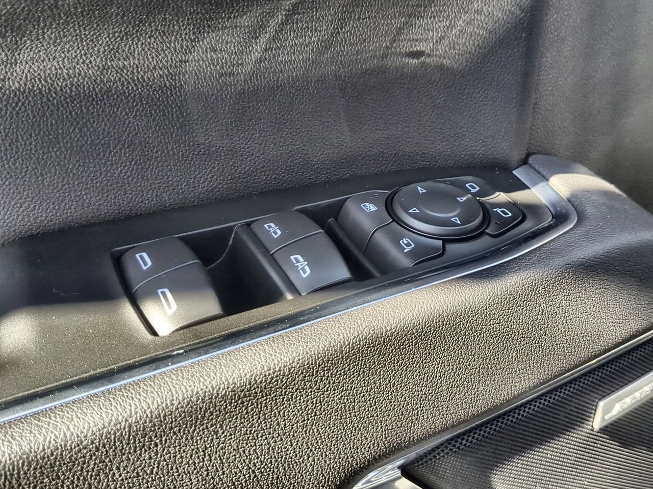New 2026 TITANIUM RUSH METALLIC GMC SLT image 24