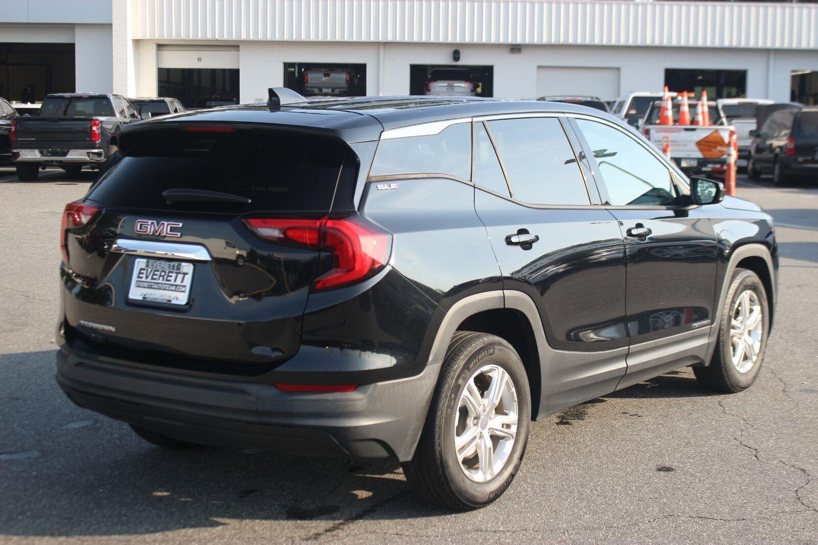 Used 2020 EBONY TWILIGHT METALLIC GMC SLE image 7