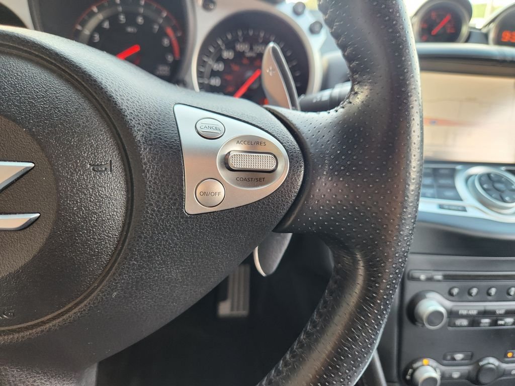 Used 2016 Black Cherry Nissan Touring image 32