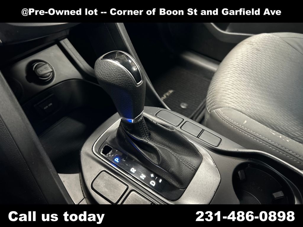 Used 2013 Silver Hyundai GLS image 25