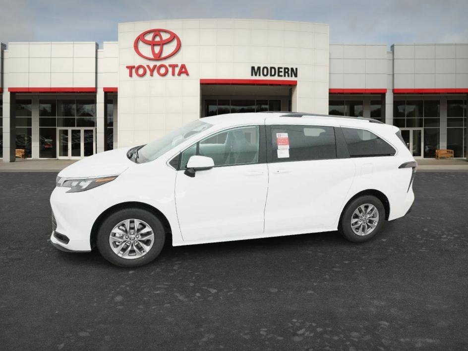 New 2026 Ice Cap Toyota LE image 11