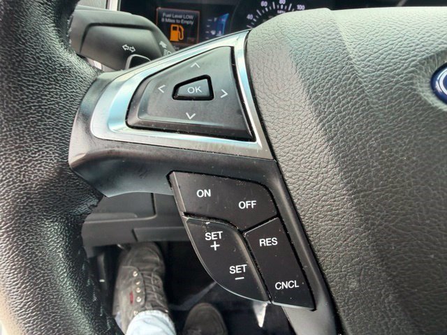 Used 2018 Oxford White Ford SEL image 12