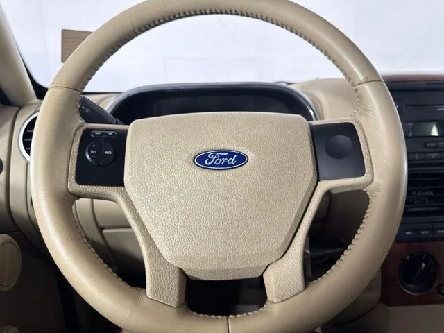 Used 2006 Gray Ford Eddie Bauer image 17
