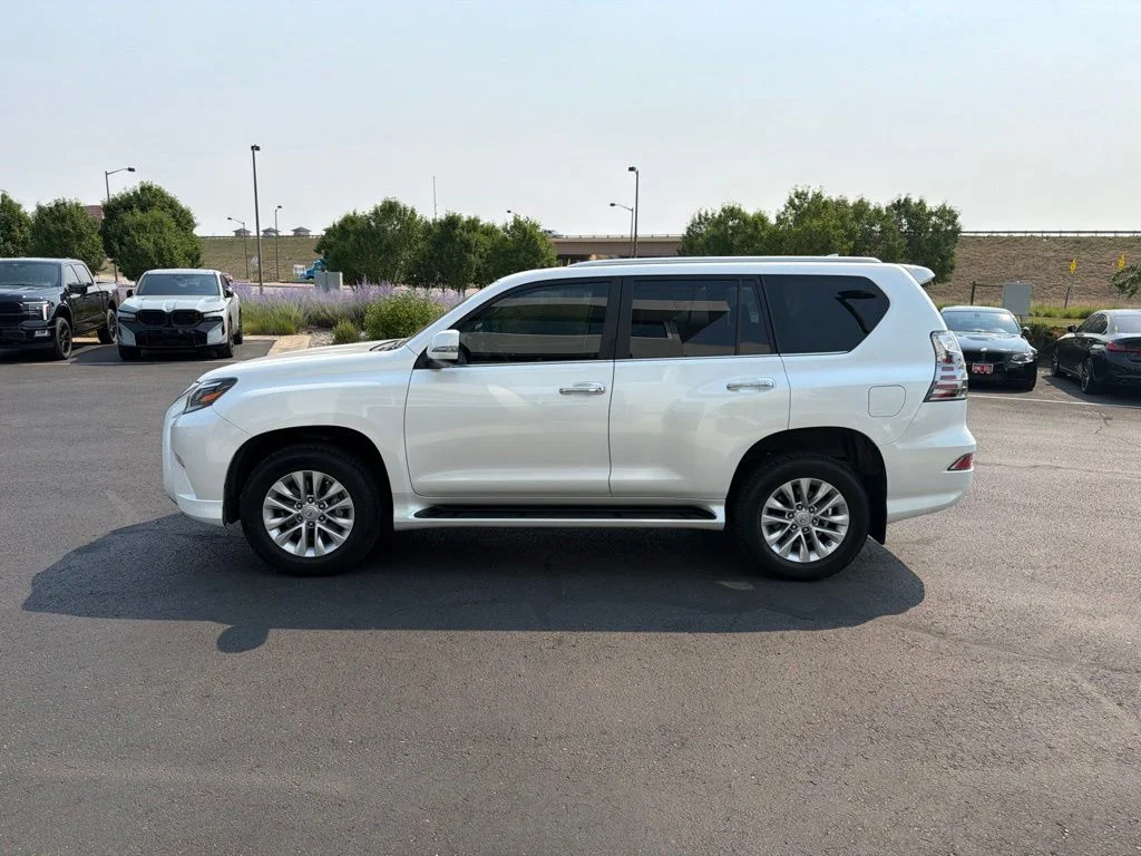 Used 2023 White Lexus 460 image 2
