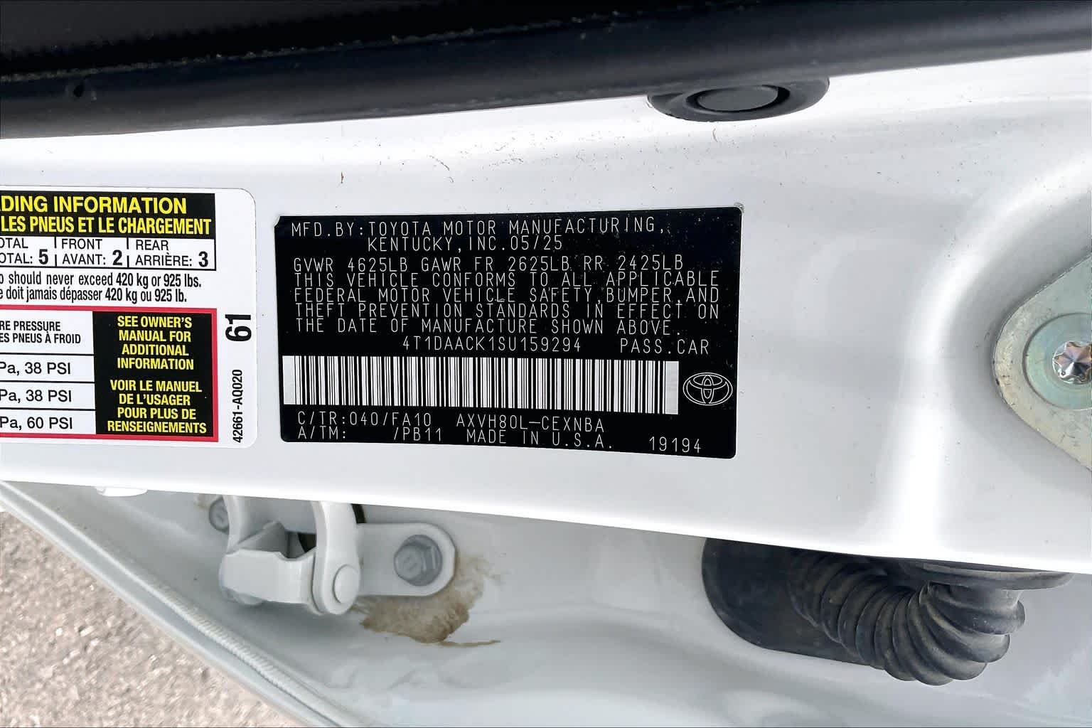 Used 2025 Ice Cap Toyota LE image 33