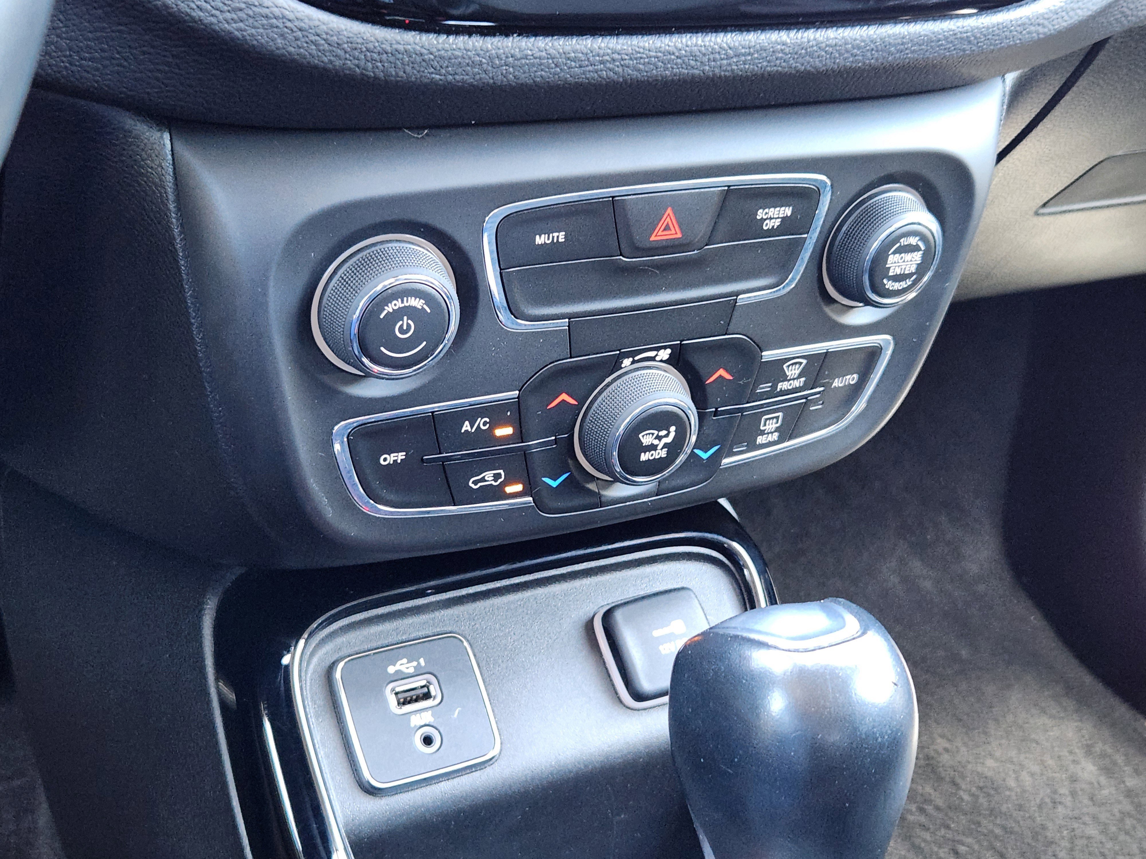 Used 2021 Red Jeep Latitude image 16