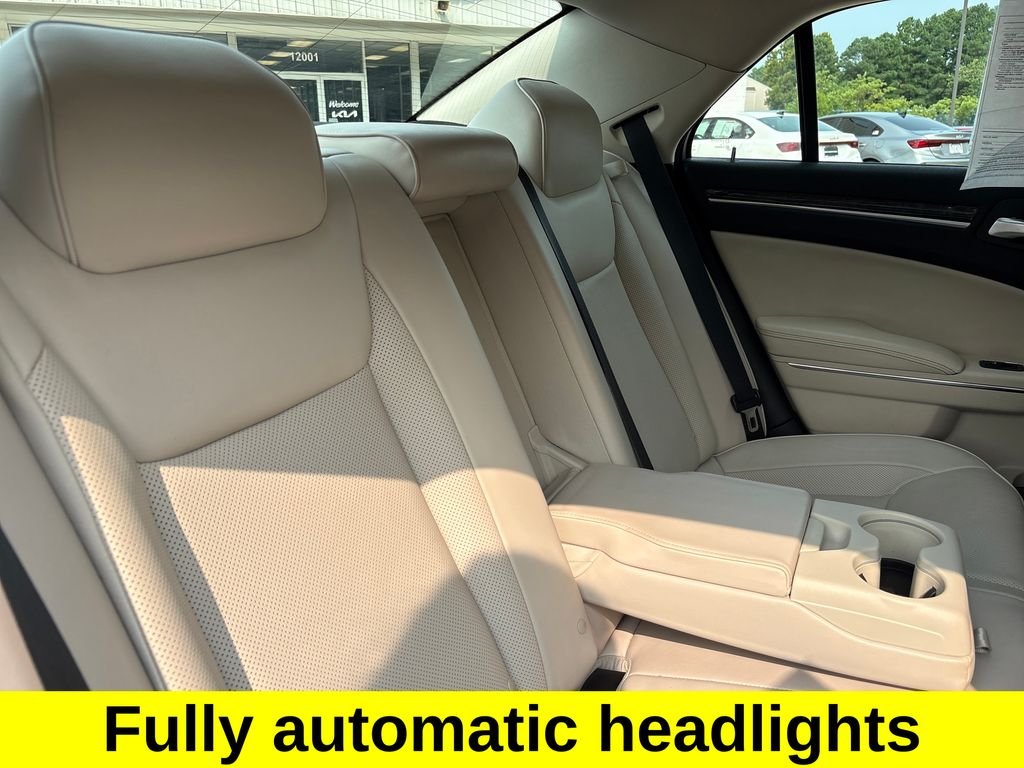 Used 2018 Silver Chrysler Limited image 43