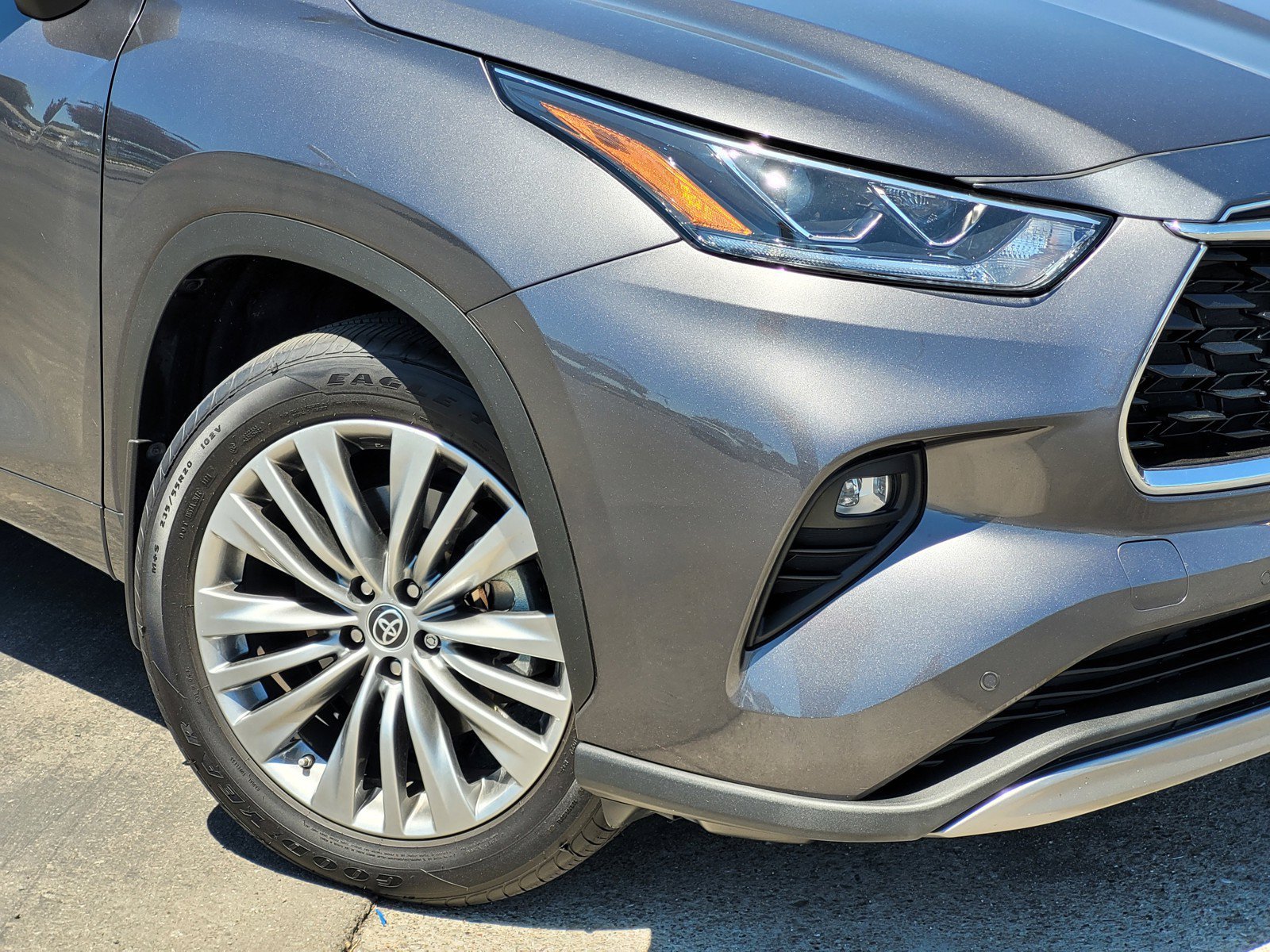 Used 2022  Toyota Platinum image 9