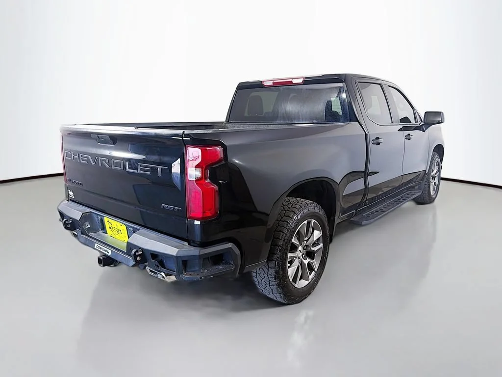 Used 2021 BLACK Chevrolet RST image 6