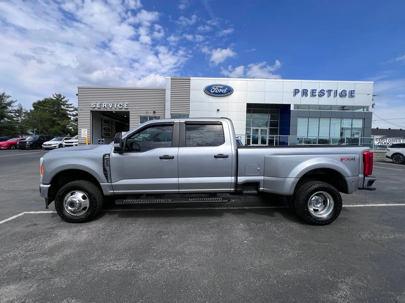 Used 2023 Silver Ford XL image 4