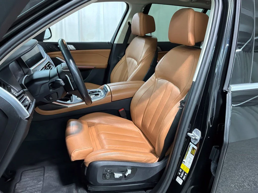 Used 2022 Jet Black BMW xDrive40i image 21