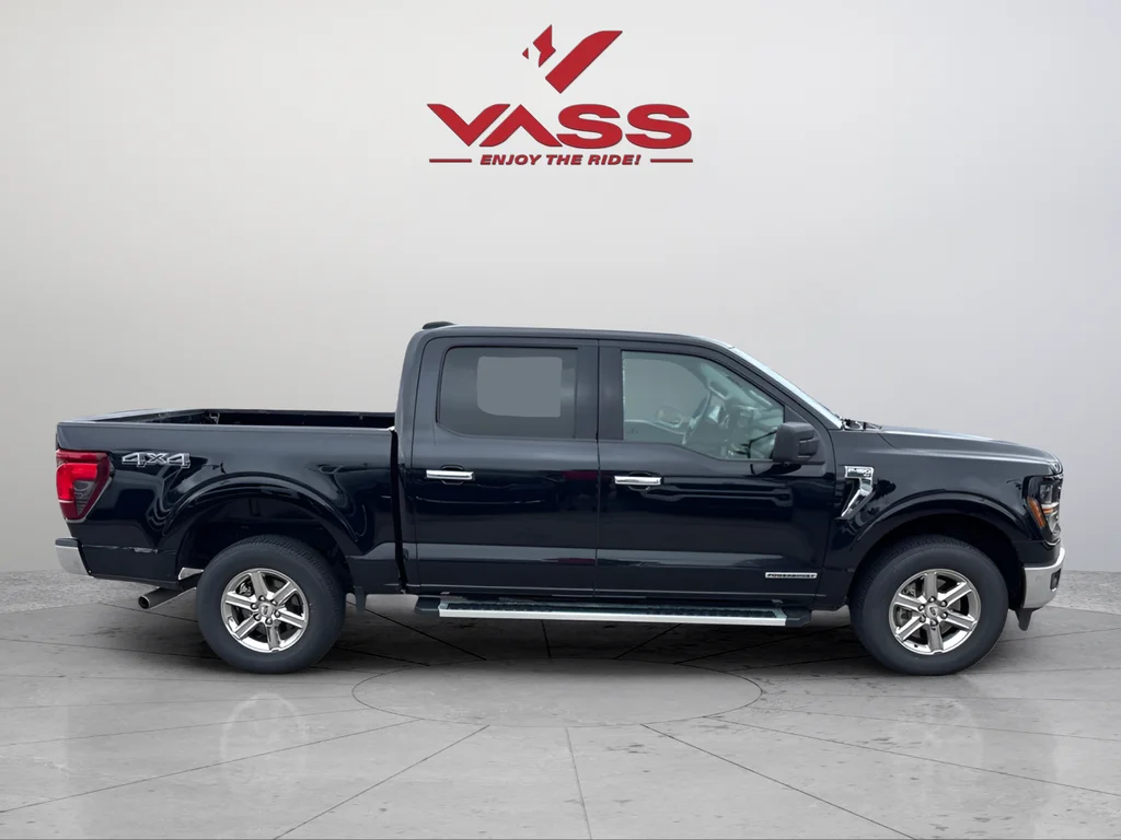 Used 2024 Black Metallic Ford XLT image 6