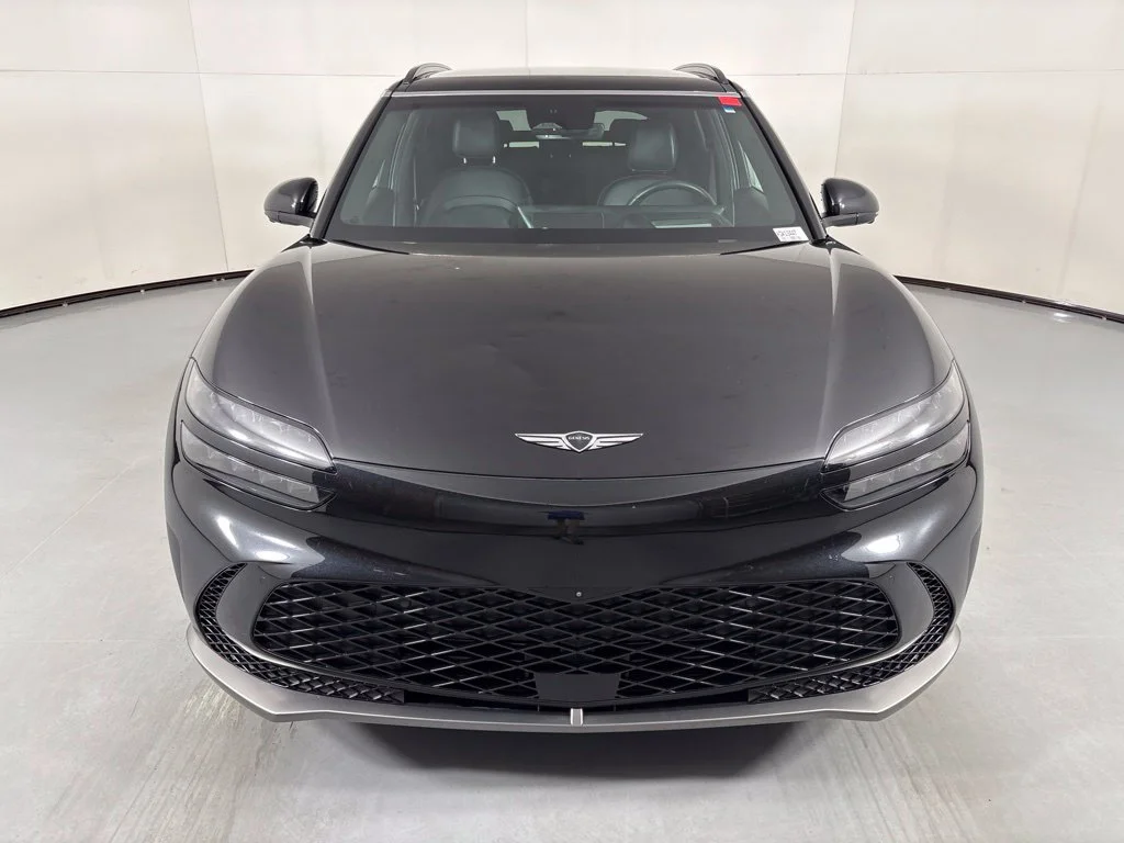 Used 2023 Black Genesis Advanced image 3
