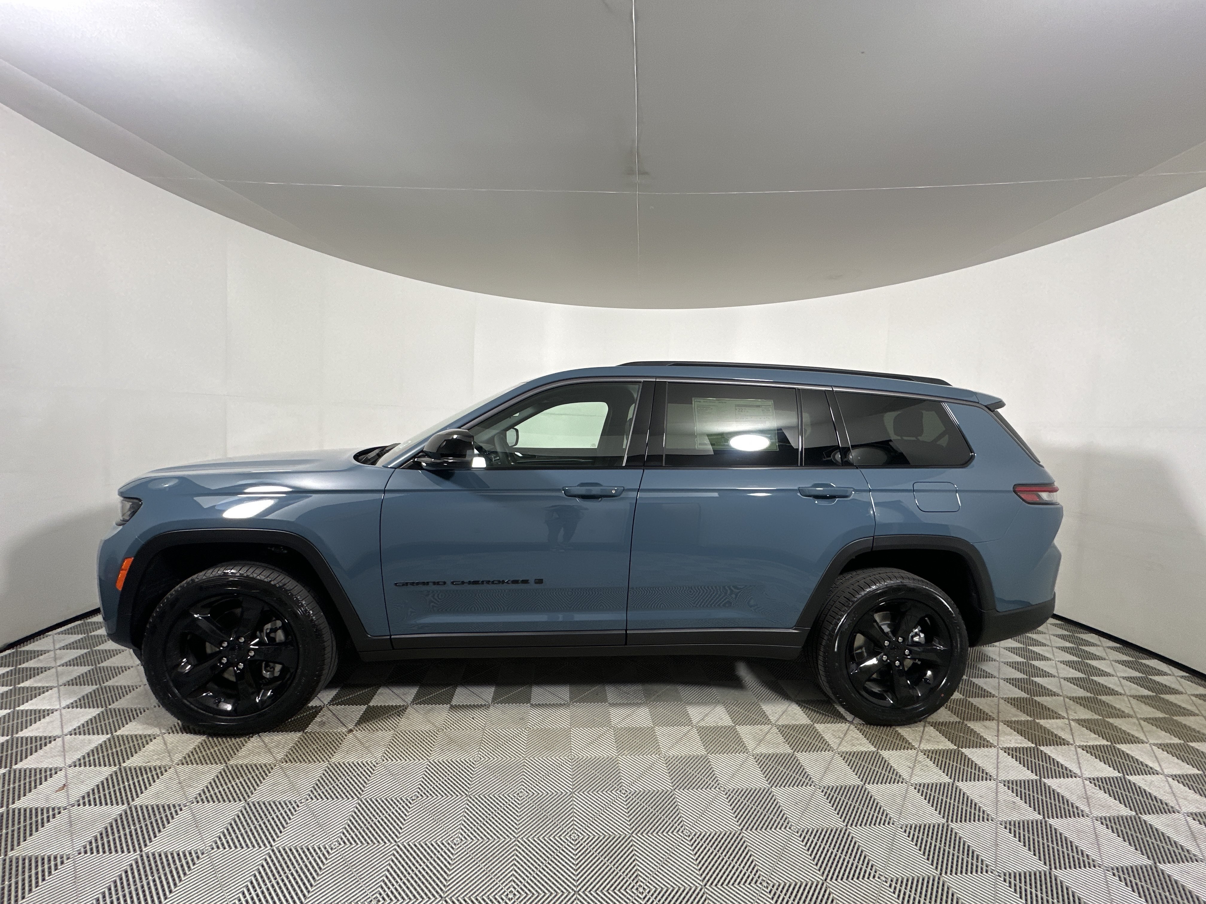 New 2026 Steel Blue Exterior Paint Jeep Limited image 4