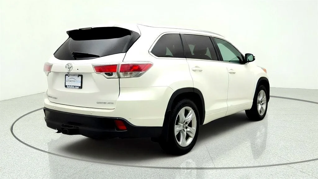 Used 2016 Blizzard Pearl Toyota AWD 4dr V6 Limited w/ Driver Tech & Rear Entertainment image 5