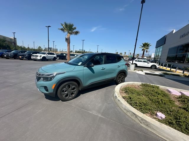 Certified Used 2024 Blue Kia S image 3