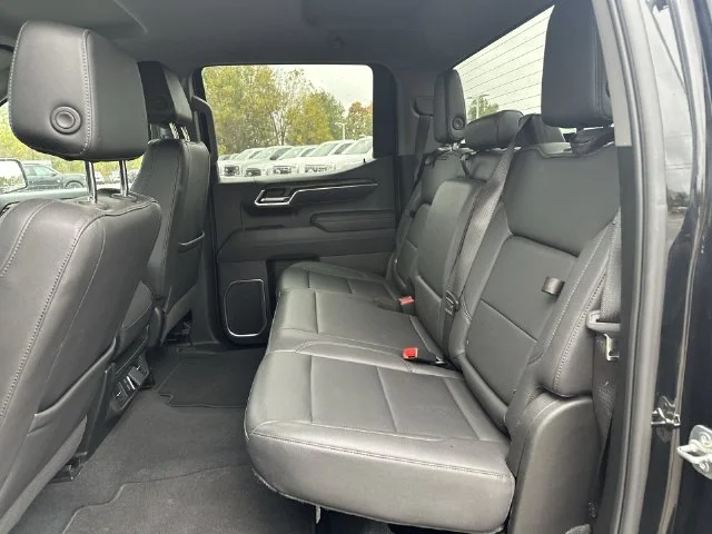 Used 2025 Black GMC SLT image 33