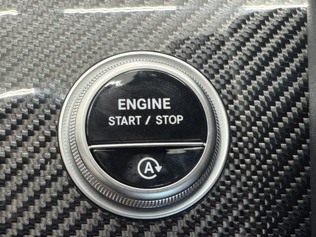 New 2026 MANUFAKTUR Moonlight White Metallic Mercedes-Benz AMG® CLE 53 4MATIC+ Coupe image 79