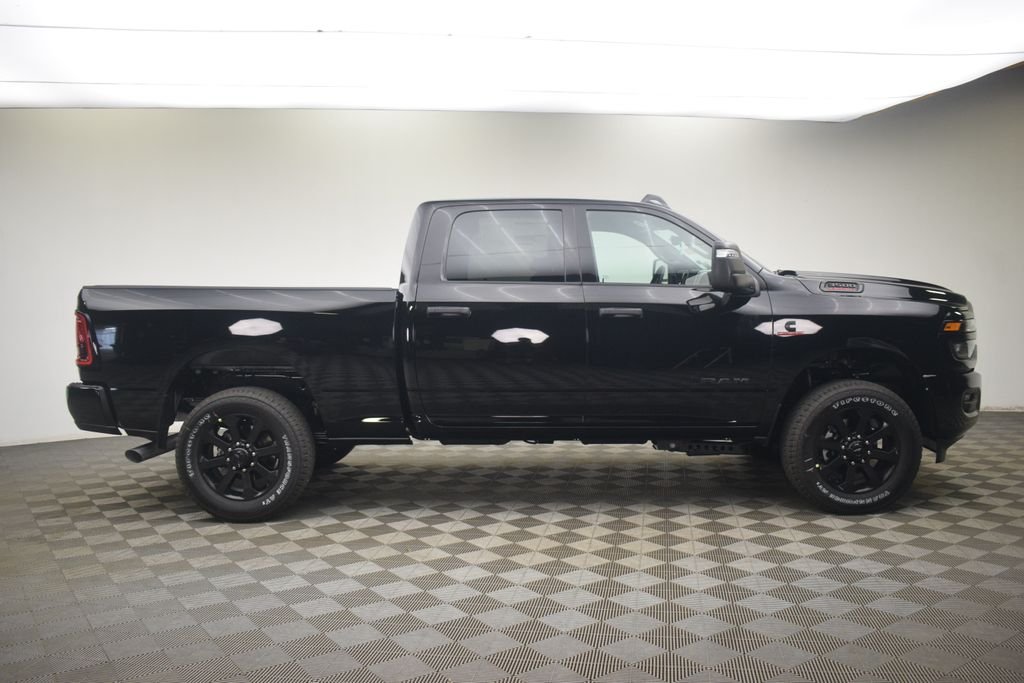 New 2026 Diamond Black Crystal Pearl-Coat Exterior Paint RAM Big Horn image 4