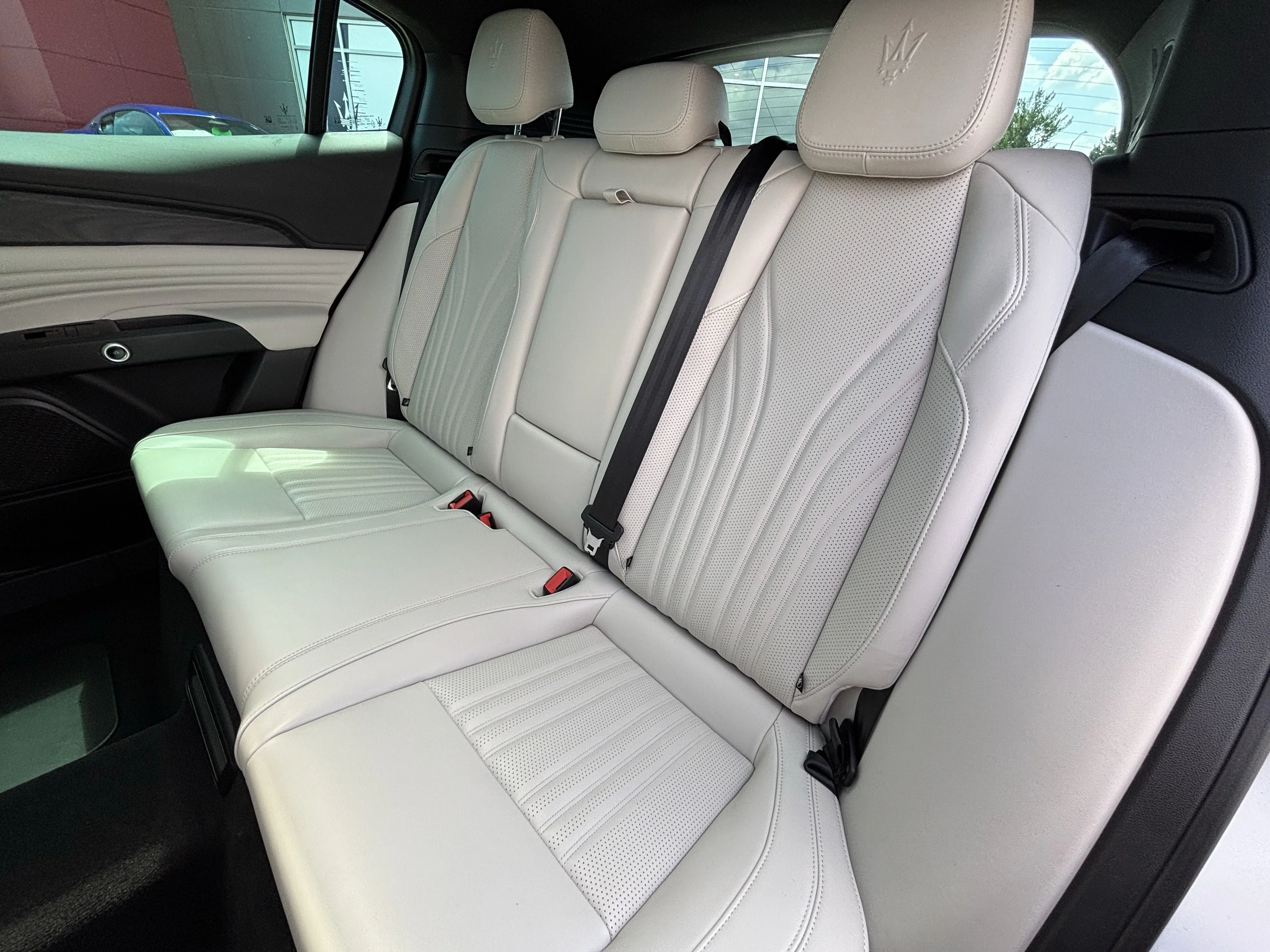 Certified Used 2023 Bianco Astro Metallic Maserati Modena image 41