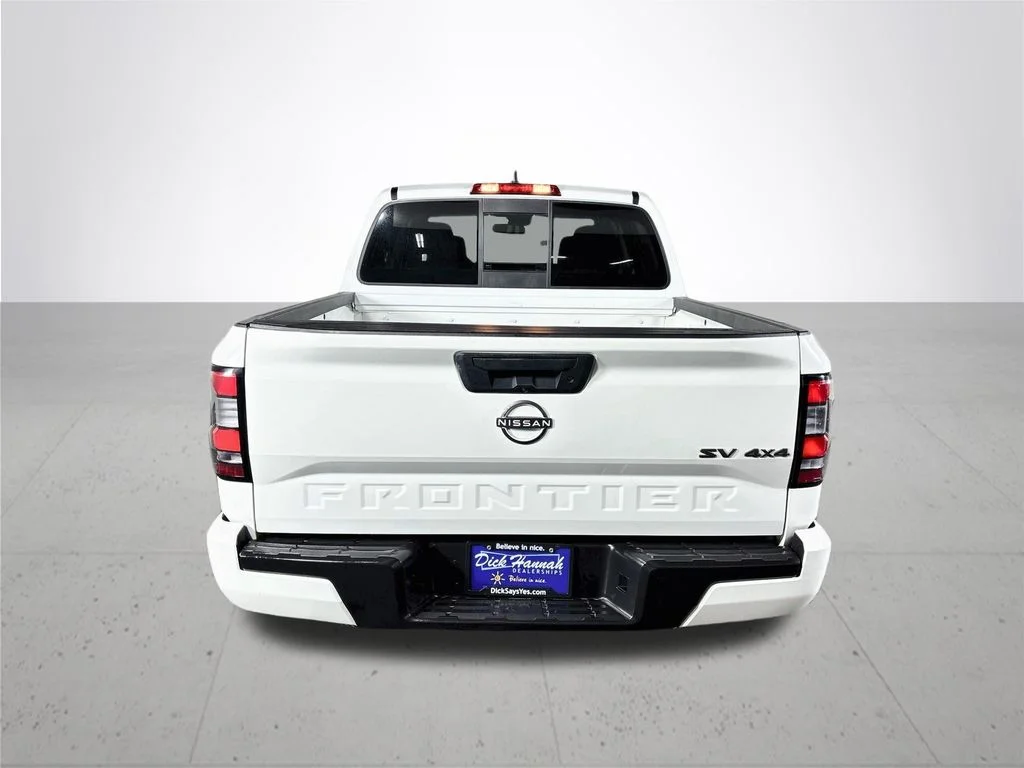 Used 2022 White Nissan SV image 7