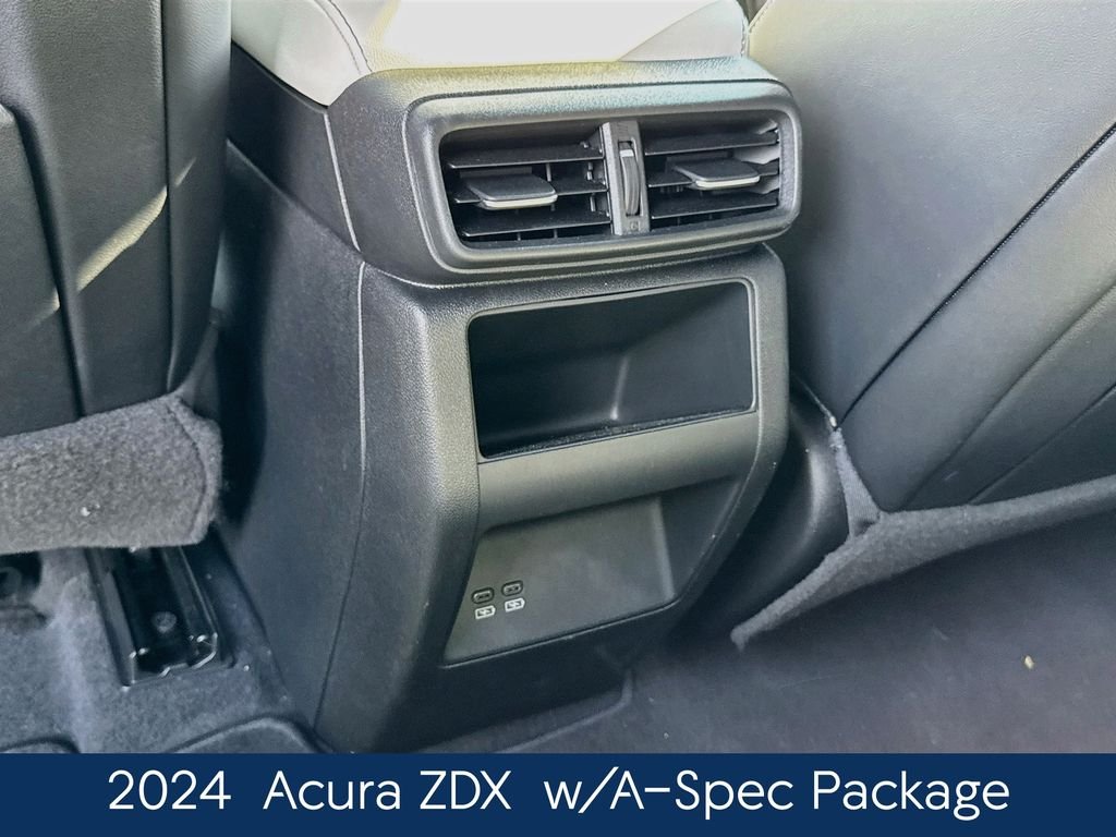 Used 2024  Acura Base image 36
