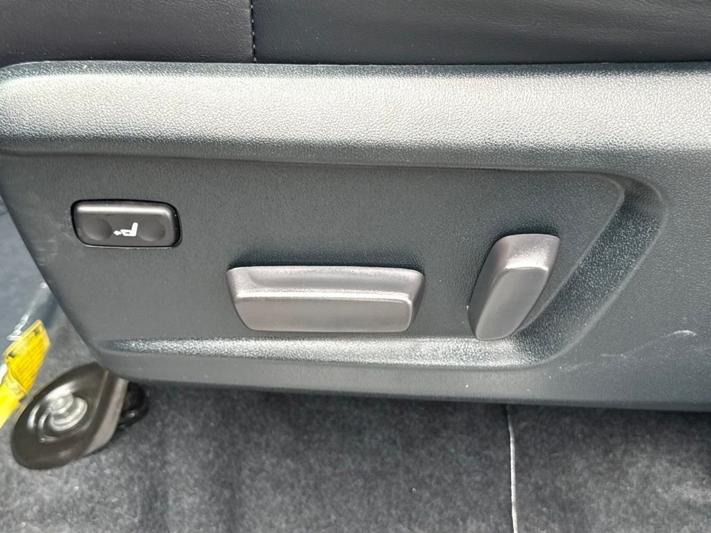 Used 2020 Gray Toyota Platinum image 19