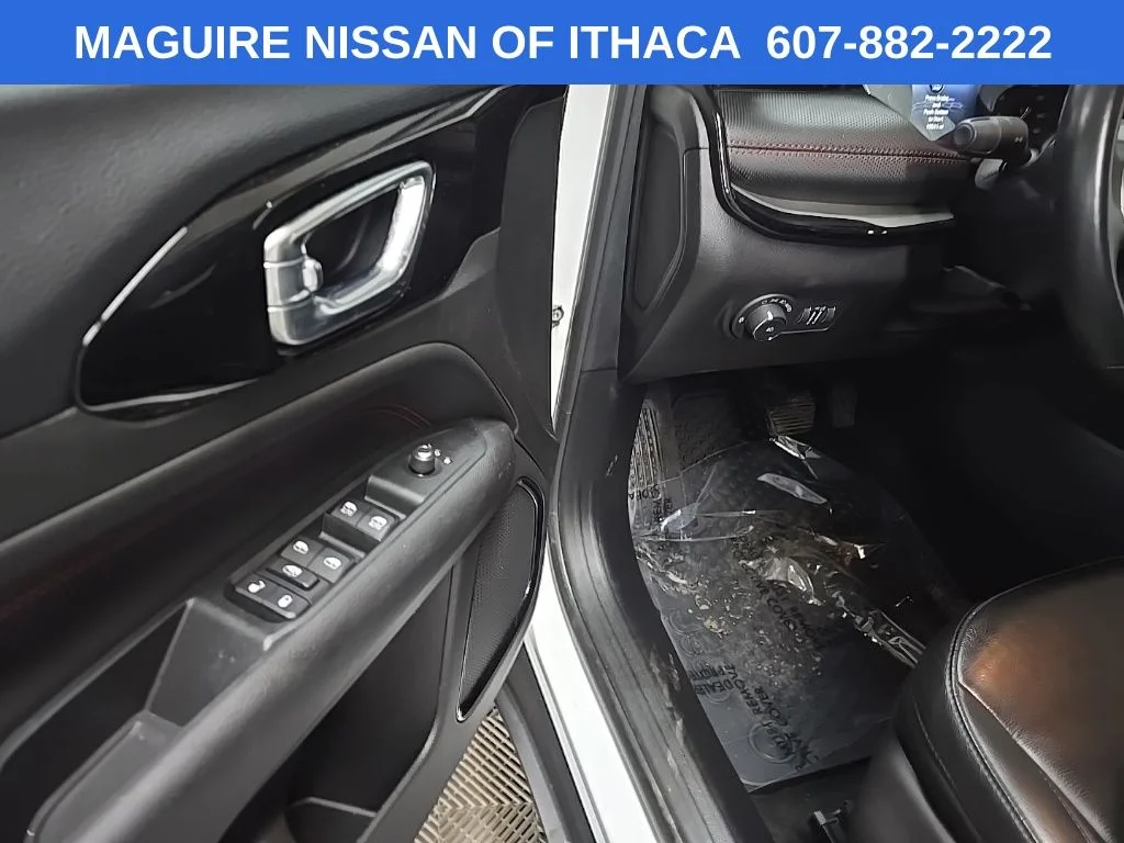 Used 2022 White Jeep Trailhawk image 27