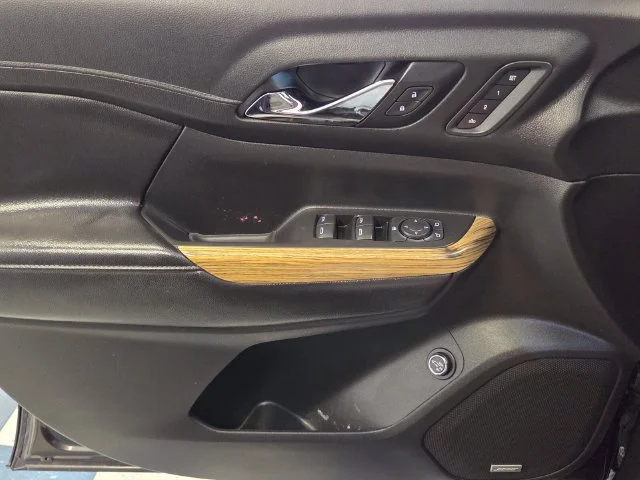 Used 2019 IRIDIUM METALLIC GMC Denali image 31