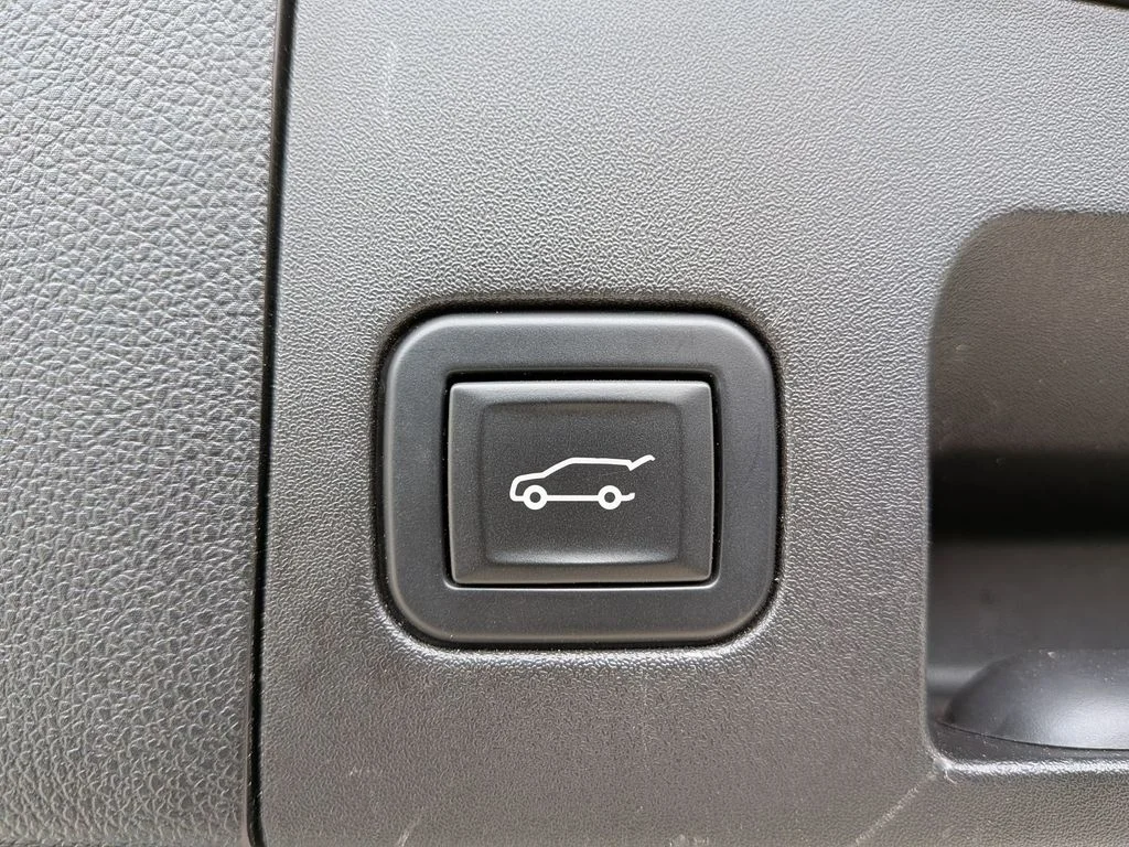 Used 2023 White Cadillac Sport image 28