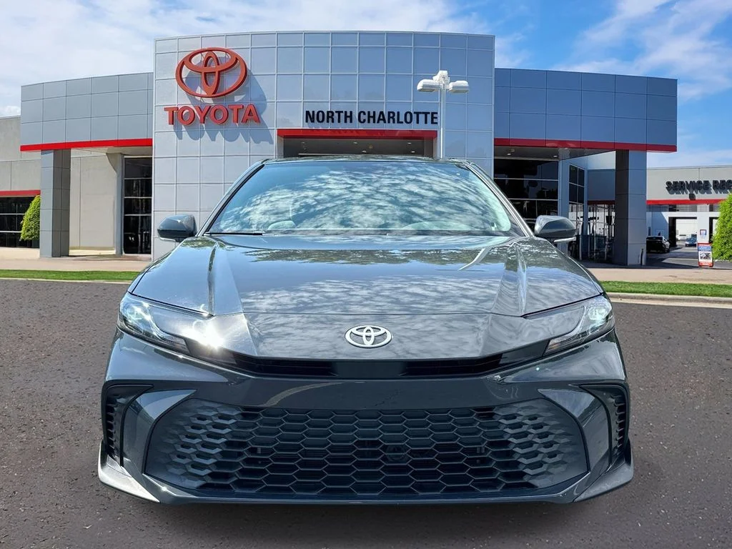 Certified Used 2025  Toyota SE image 3