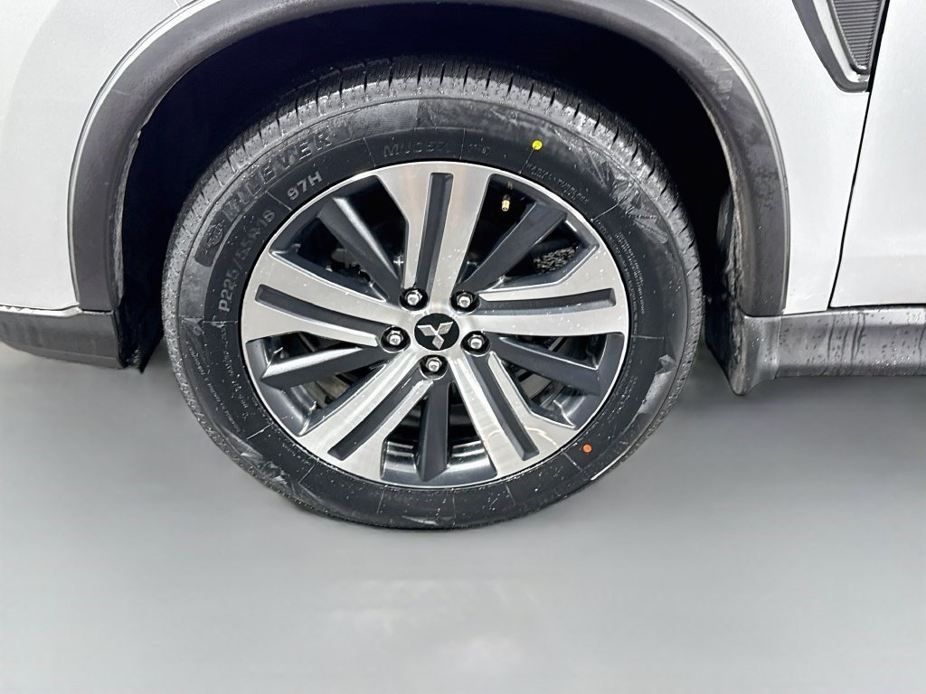 Used 2025 Alloy Silver Metallic Mitsubishi ES image 33