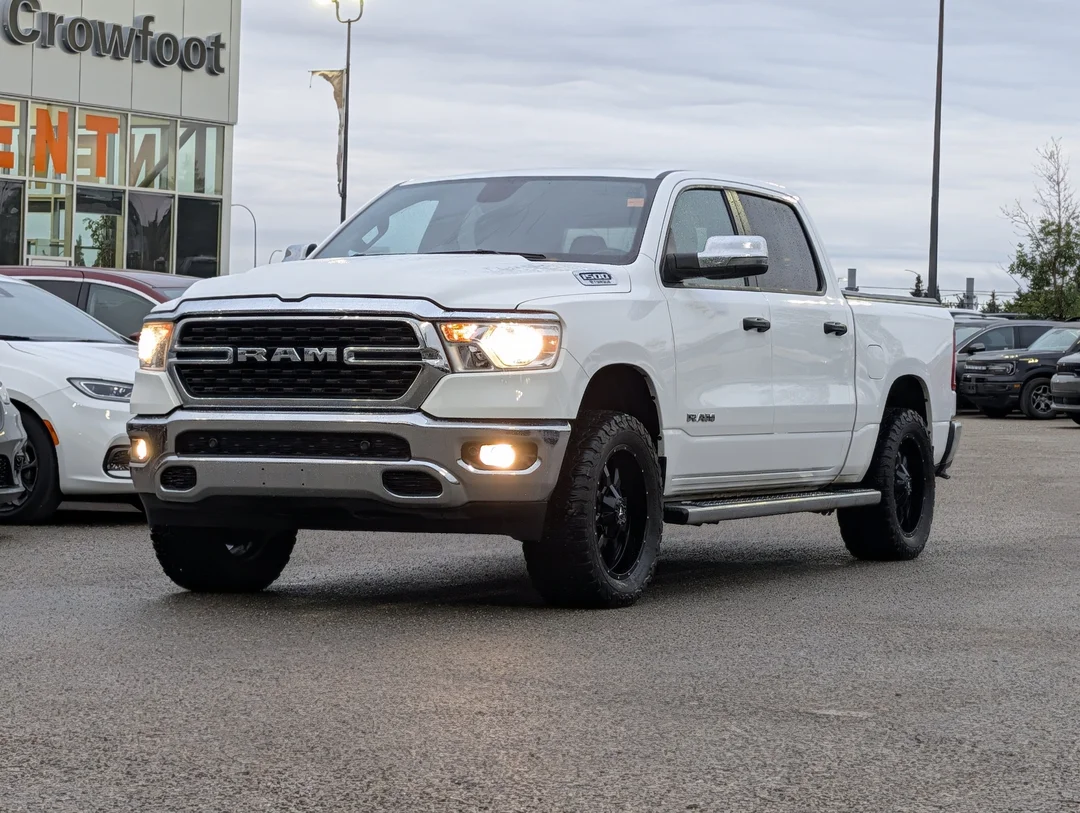 Used 2023 White RAM Big Horn - - 4x4 - 3.6L Pentastar V6 - Crew Cab - 12 Uconnect Display - Backup Camera & More! image 4