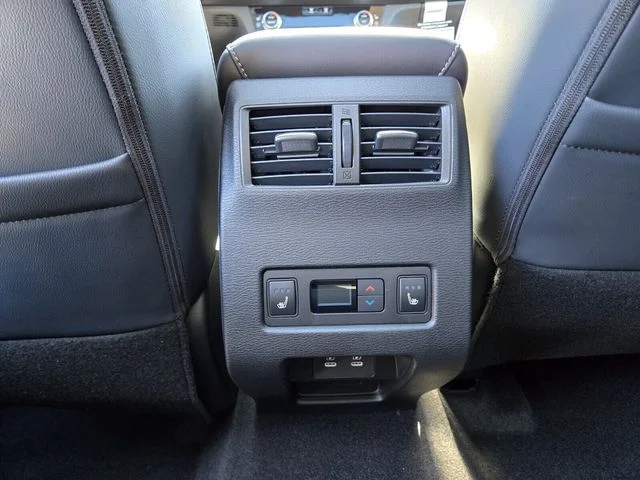 New 2026 Blue Mitsubishi SEL 1.5T 2WD image 11