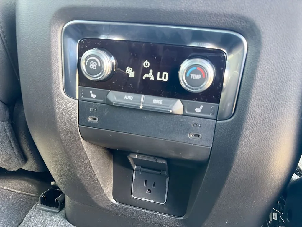 New 2026 Sterling Metallic GMC Elevation image 25