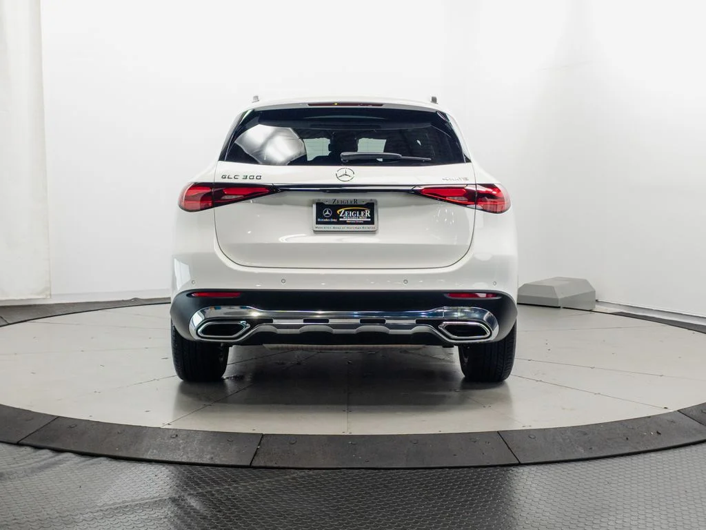 Certified Used 2026 Polar White Mercedes-Benz GLC 300 image 26