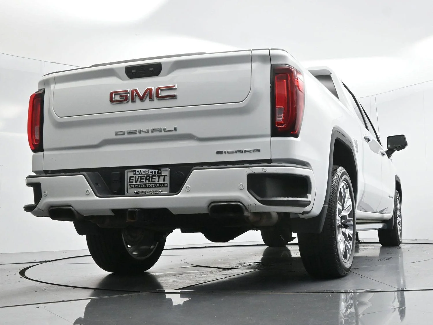 Used 2023 Summit White GMC Denali image 53